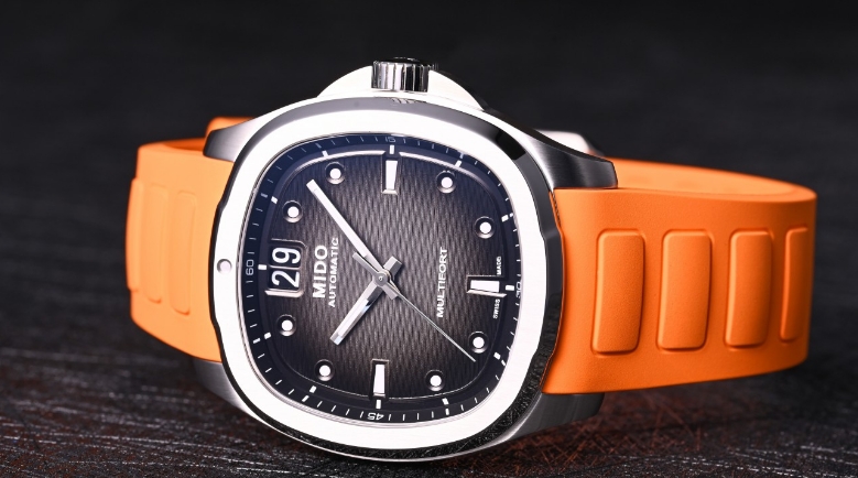 月光下的清新：美度手表橡胶表带保养秘笈